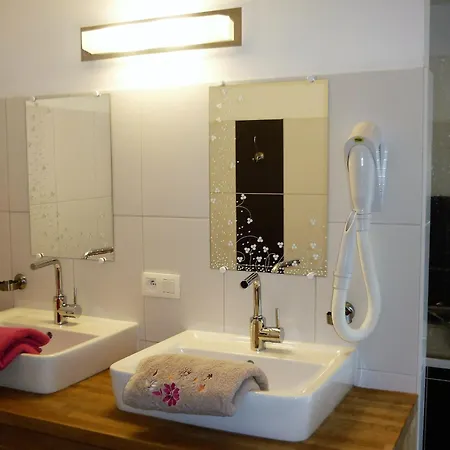 Feriehus La Grange De David Is Accessible To People With Reduced Mobility Hamoir